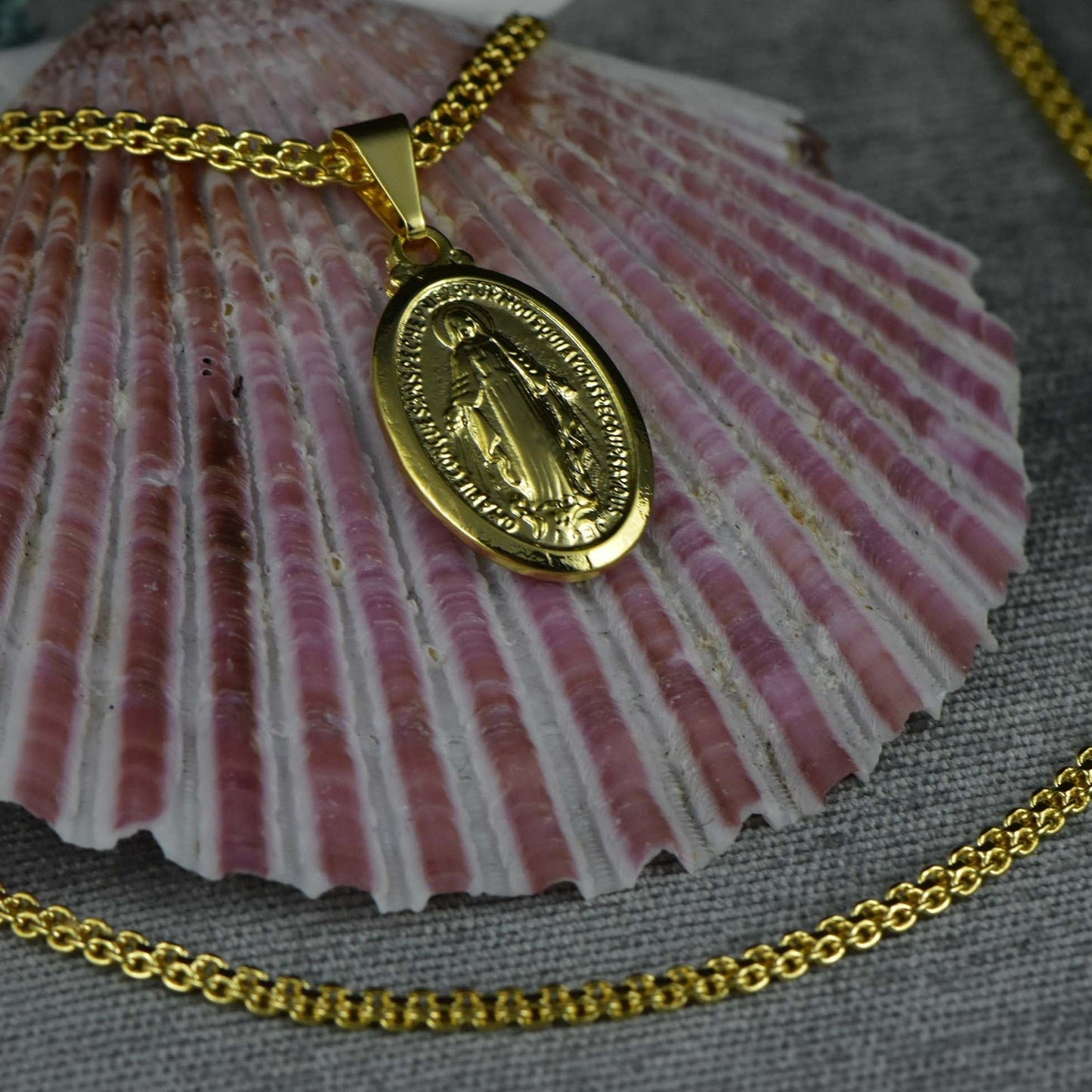 Cadena Chinesca 45cm + Colgante Virgen Milagrosa