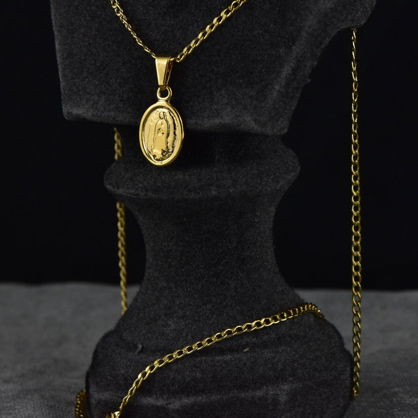 Cadena Cubana Diamantada 45cm + Colgante Virgen Guadalupe